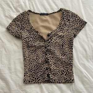 brandy melville crop shirt